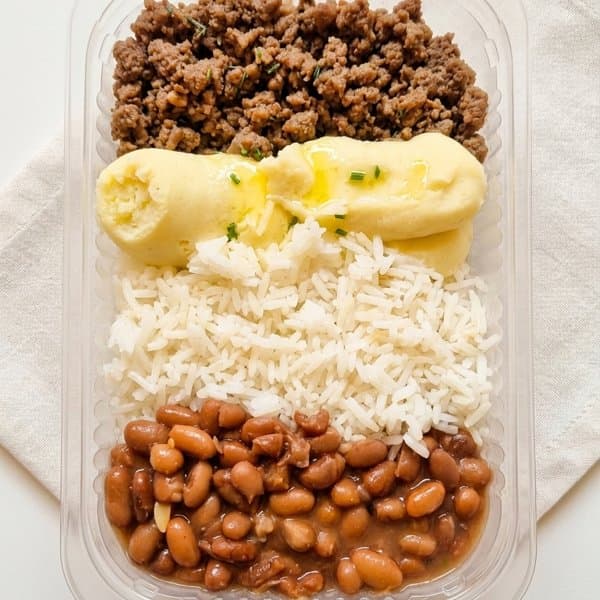 Carne Moída com Arroz, Purê de Batata e Feijão